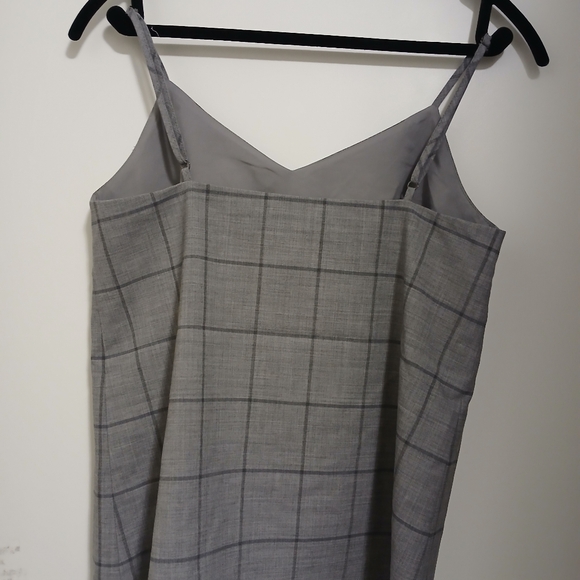 Banana Republic Gray Checkered Top - Picture 2 of 3